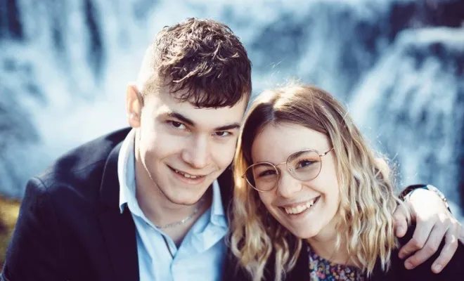 Photographe professionnelle shooting couple en pleine nature à Besançon, Besançon, TAILS PHOTOGRAPHIE