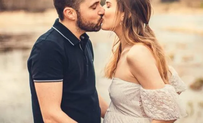 Photographe professionnelle shooting grossesse à Pontarlier, Besançon, TAILS PHOTOGRAPHIE