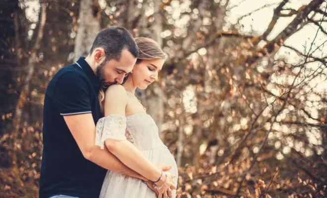 Photographe professionnelle shooting grossesse à Pontarlier, Besançon, TAILS PHOTOGRAPHIE