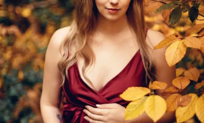 Photographe professionnelle shooting grossesse en automne à Besançon, Besançon, TAILS PHOTOGRAPHIE