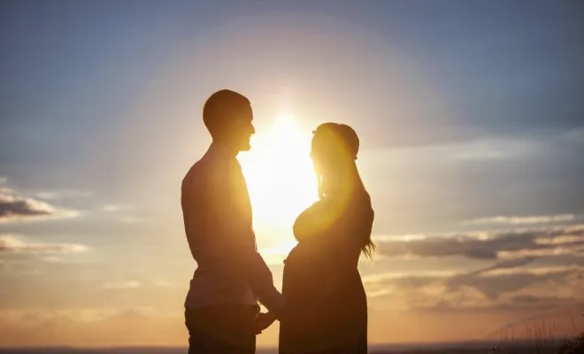 Photographe professionnelle shooting grossesse en pleine nature à Besançon, Besançon, TAILS PHOTOGRAPHIE