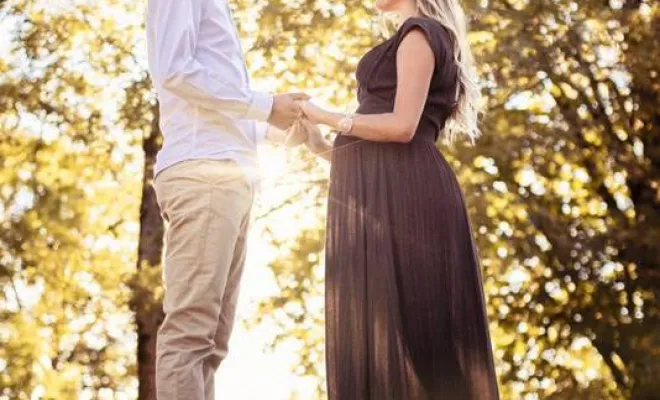 Photographe professionnelle shooting grossesse en pleine nature à Besançon, Besançon, TAILS PHOTOGRAPHIE