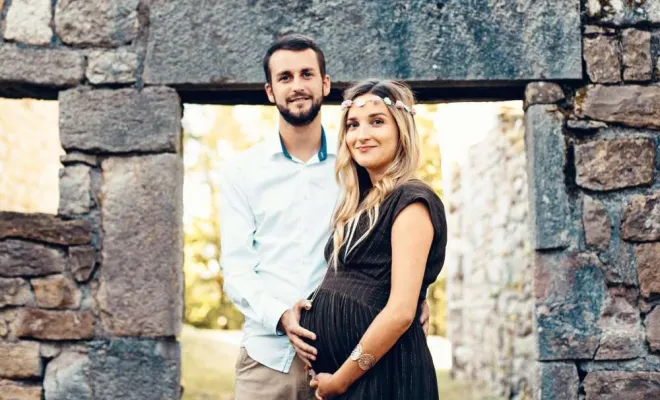 Photographe professionnelle shooting grossesse en pleine nature à Besançon, Besançon, TAILS PHOTOGRAPHIE