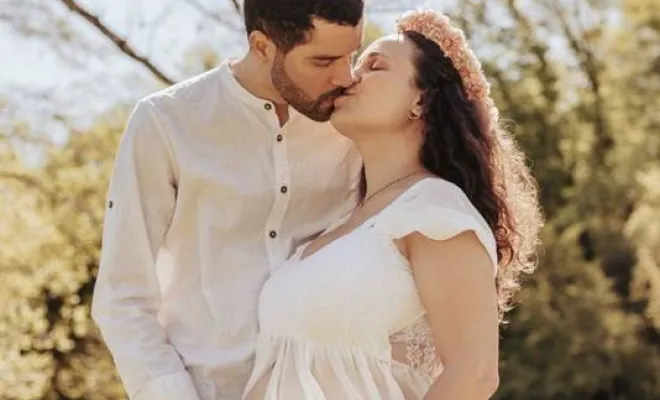 Photographe professionnelle shooting grossesse en pleine nature près de Besançon, Besançon, TAILS PHOTOGRAPHIE