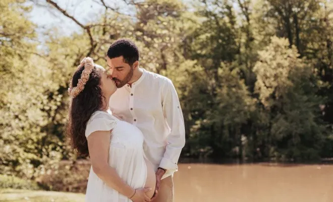 Photographe professionnelle shooting grossesse en pleine nature près de Besançon, Besançon, TAILS PHOTOGRAPHIE