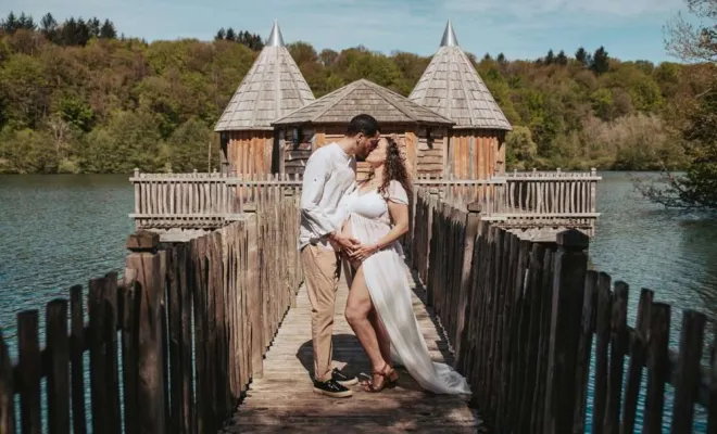 Photographe professionnelle shooting grossesse en pleine nature près de Besançon, Besançon, TAILS PHOTOGRAPHIE