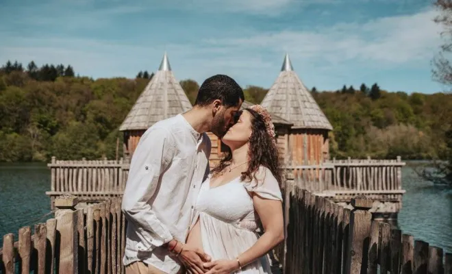 Photographe professionnelle shooting grossesse en pleine nature près de Besançon, Besançon, TAILS PHOTOGRAPHIE