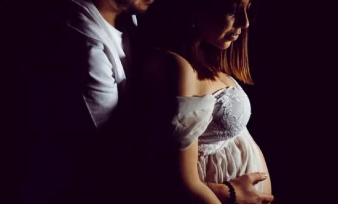 Photographe professionnelle shooting grossesse en studio à Besançon, Besançon, TAILS PHOTOGRAPHIE