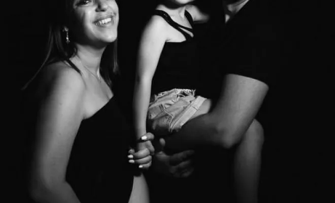 Photographe professionnelle shooting grossesse en studio à Besançon, Besançon, TAILS PHOTOGRAPHIE