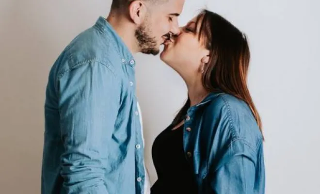 Photographe professionnelle shooting grossesse studio à Besançon, Besançon, TAILS PHOTOGRAPHIE