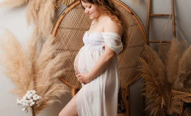 Photographe professionnelle shooting grossesse en studio à Besançon, Besançon, TAILS PHOTOGRAPHIE