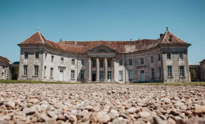 Photographe professionnelle shooting mariage au château de Moncley près de Besançon, Besançon, TAILS PHOTOGRAPHIE