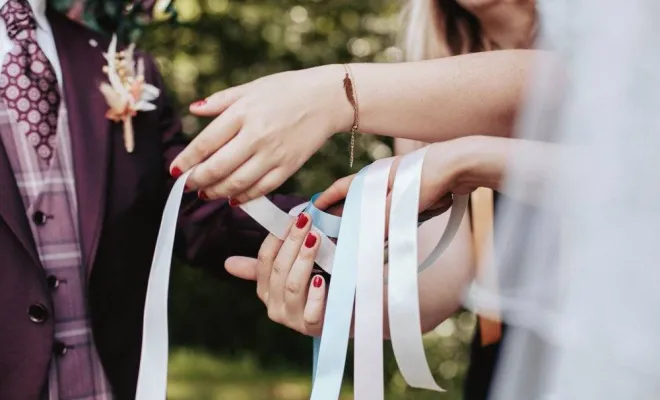 Photographe professionnelle shooting mariage au Moulin de la Mangue près de Besançon, Besançon, TAILS PHOTOGRAPHIE
