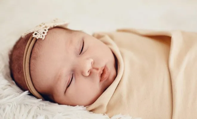 Photographe professionnelle shooting naissance à Besançon, Besançon, TAILS PHOTOGRAPHIE