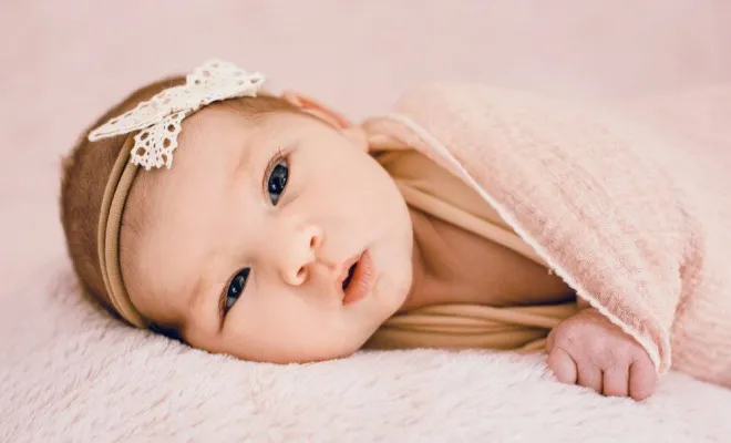 Photographe professionnelle shooting naissance à Besançon, Besançon, TAILS PHOTOGRAPHIE