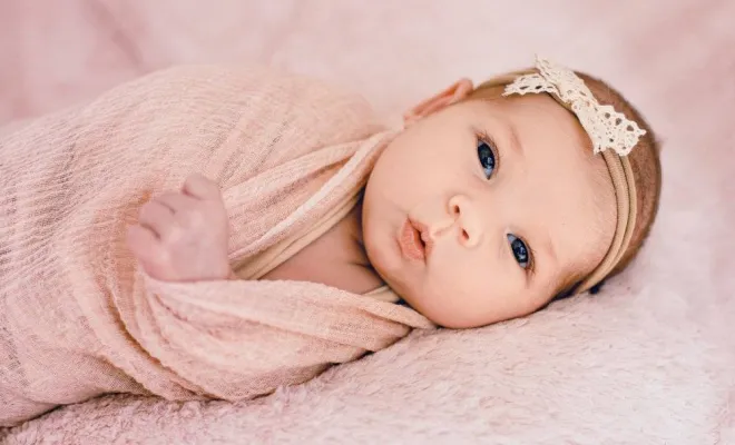 Photographe professionnelle shooting naissance à Besançon, Besançon, TAILS PHOTOGRAPHIE