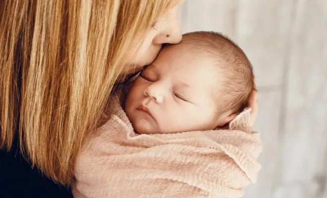 Photographe professionnelle shooting naissance à Besançon, Besançon, TAILS PHOTOGRAPHIE