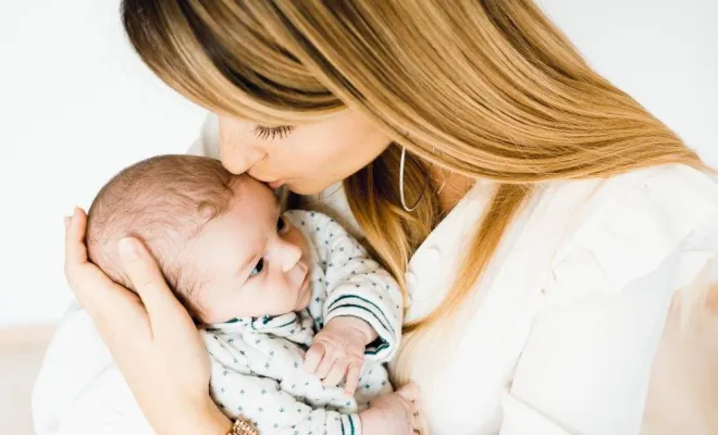 Photographe professionnelle shooting naissance à Besançon, Besançon, TAILS PHOTOGRAPHIE