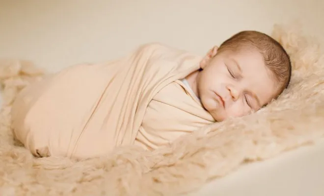 Photographe professionnelle shooting naissance à Besançon, Besançon, TAILS PHOTOGRAPHIE