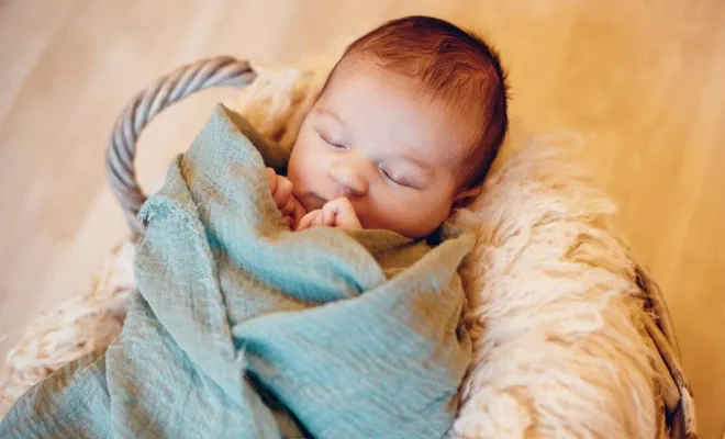 Photographe professionnelle shooting naissance à Besançon, Besançon, TAILS PHOTOGRAPHIE