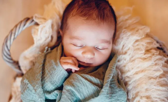 Photographe professionnelle shooting naissance à Besançon, Besançon, TAILS PHOTOGRAPHIE