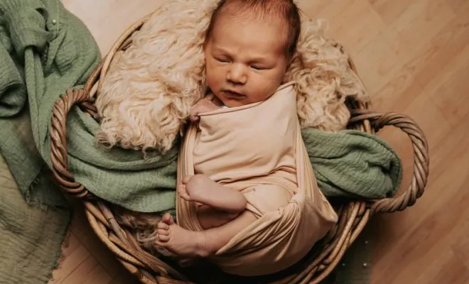 Photographe professionnelle shooting naissance à Besançon, Besançon, TAILS PHOTOGRAPHIE