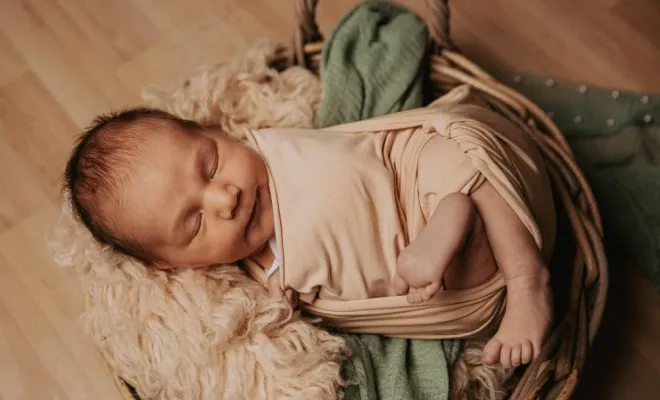 Photographe professionnelle shooting naissance à Besançon, Besançon, TAILS PHOTOGRAPHIE