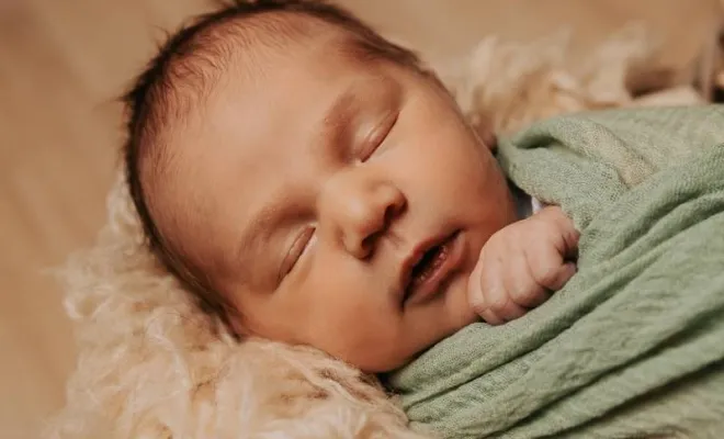 Photographe professionnelle shooting naissance à Besançon, Besançon, TAILS PHOTOGRAPHIE