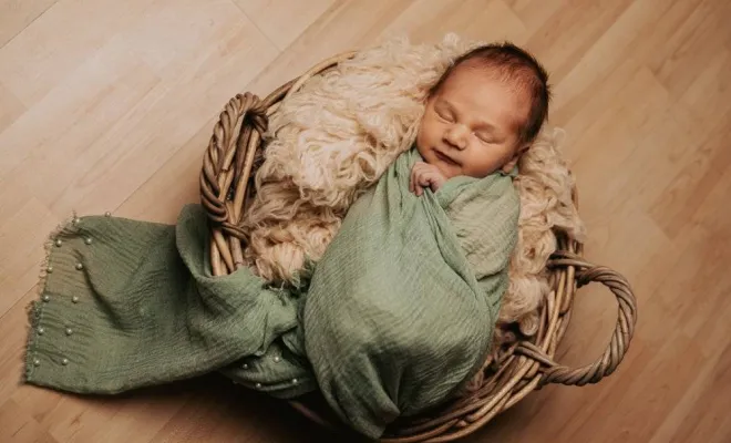 Photographe professionnelle shooting naissance à Besançon, Besançon, TAILS PHOTOGRAPHIE