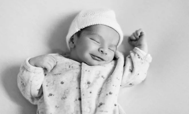 Photographe professionnelle shooting naissance à Besançon, Besançon, TAILS PHOTOGRAPHIE