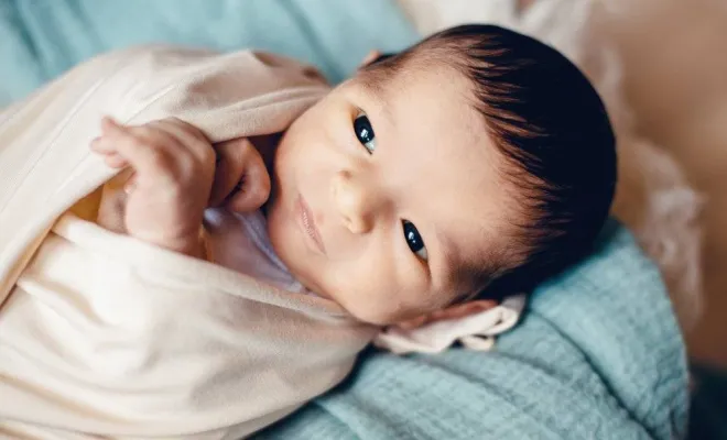 Photographe professionnelle shooting naissance à Besançon, Besançon, TAILS PHOTOGRAPHIE