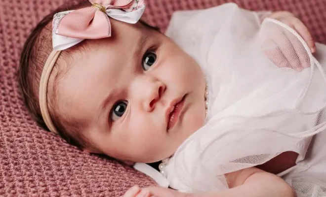 Photographe professionnelle shooting nouveau né en studio à Besançon, Besançon, TAILS PHOTOGRAPHIE