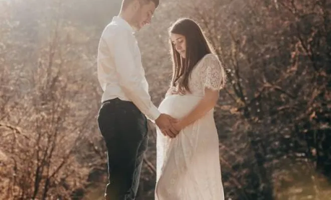 Photographe professionnelle shooting photo grossesse en pleine nature à Besançon, Besançon, TAILS PHOTOGRAPHIE