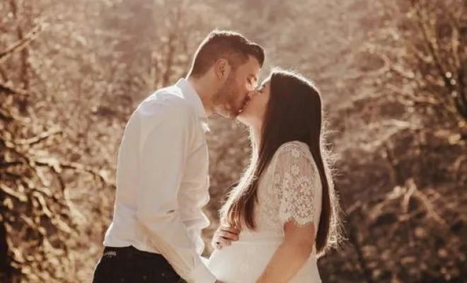 Photographe professionnelle shooting photo grossesse en pleine nature à Besançon, Besançon, TAILS PHOTOGRAPHIE