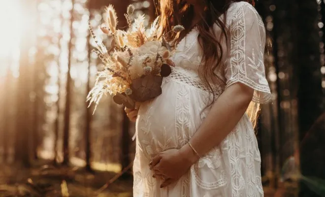 Photographe professionnelle shooting photo grossesse maman seule à Besançon, Besançon, TAILS PHOTOGRAPHIE