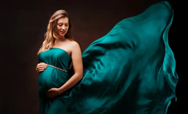 Photographe professionnelle shooting photo grossesse en studio à Besançon, Besançon, TAILS PHOTOGRAPHIE