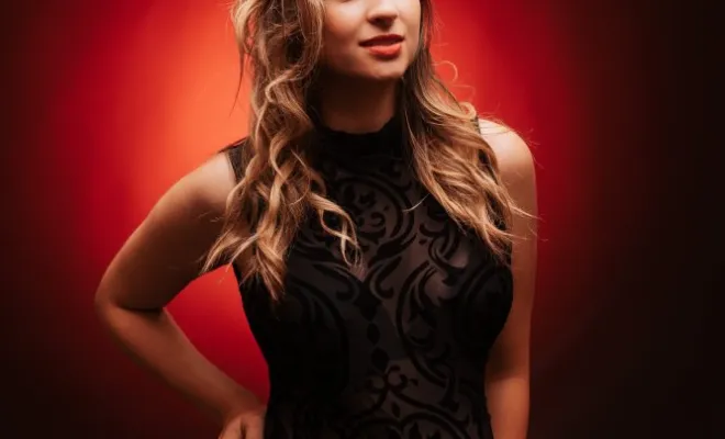 Photographe professionnelle shooting photo grossesse en studio à Besançon, Besançon, TAILS PHOTOGRAPHIE