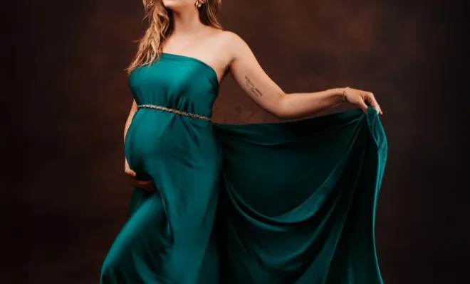 Photographe professionnelle shooting photo grossesse en studio à Besançon, Besançon, TAILS PHOTOGRAPHIE