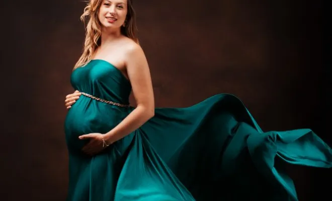 Photographe professionnelle shooting photo grossesse en studio à Besançon, Besançon, TAILS PHOTOGRAPHIE