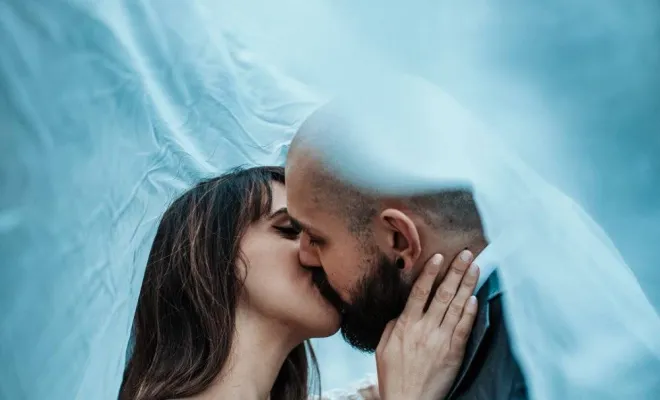 Photographe professionnelle shooting photo mariage en pleine nature en Franche-Comté, Besançon, TAILS PHOTOGRAPHIE