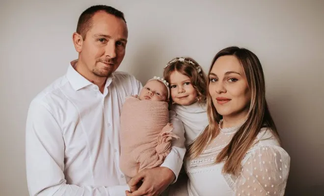 Photographe professionnelle shooting photo naissance en studio à Besançon, Besançon, TAILS PHOTOGRAPHIE