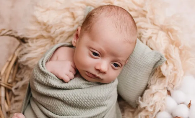 Photographe professionnelle shooting photo nouveau né en studio à Besançon, Besançon, TAILS PHOTOGRAPHIE