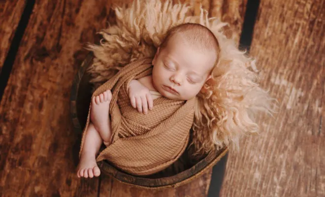 Photographe professionnelle shooting photo nouveau né en studio à Besançon, Besançon, TAILS PHOTOGRAPHIE