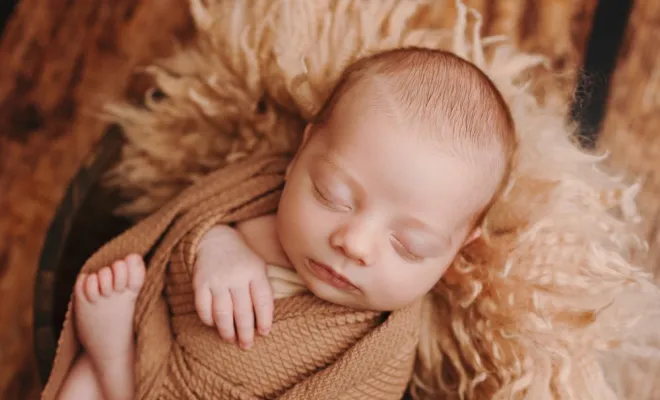 Photographe professionnelle shooting photo nouveau né en studio à Besançon, Besançon, TAILS PHOTOGRAPHIE