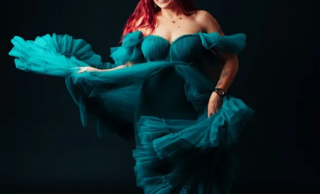 Photographe professionnelle shooting photo portrait femme glamour en studio à Besançon, Besançon, TAILS PHOTOGRAPHIE