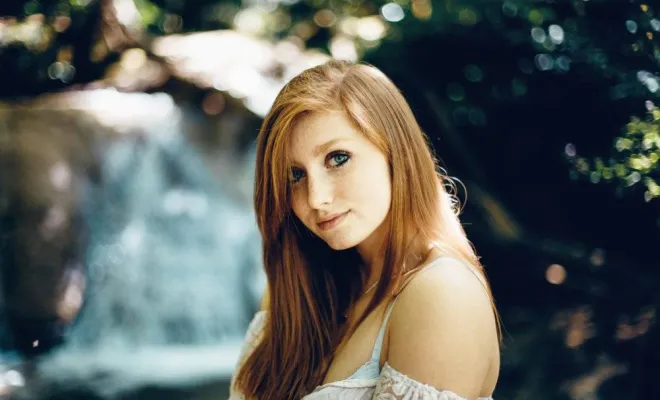 Photographe professionnelle shooting portrait aux cascades près de Besançon, Besançon, TAILS PHOTOGRAPHIE