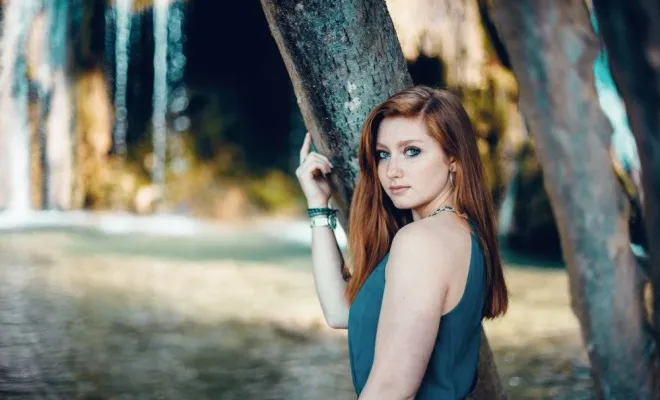 Photographe professionnelle shooting portrait aux cascades près de Besançon, Besançon, TAILS PHOTOGRAPHIE