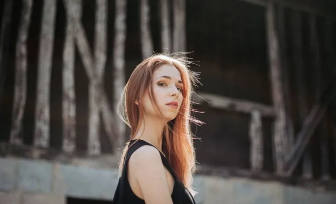 Photographe professionnelle shooting portrait femme à Besançon, Besançon, TAILS PHOTOGRAPHIE