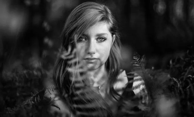 Photographe professionnelle shooting portrait femme en pleine nature à Besançon, Besançon, TAILS PHOTOGRAPHIE