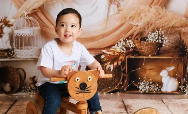 Photographe pour séance photo anniversaire deux ans en studio à Besançon, Besançon, TAILS PHOTOGRAPHIE